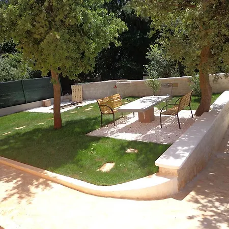 Sandra 439 Apartman Ližnjan