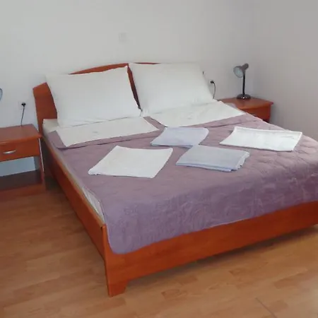 Sandra 439 Apartman Ližnjan